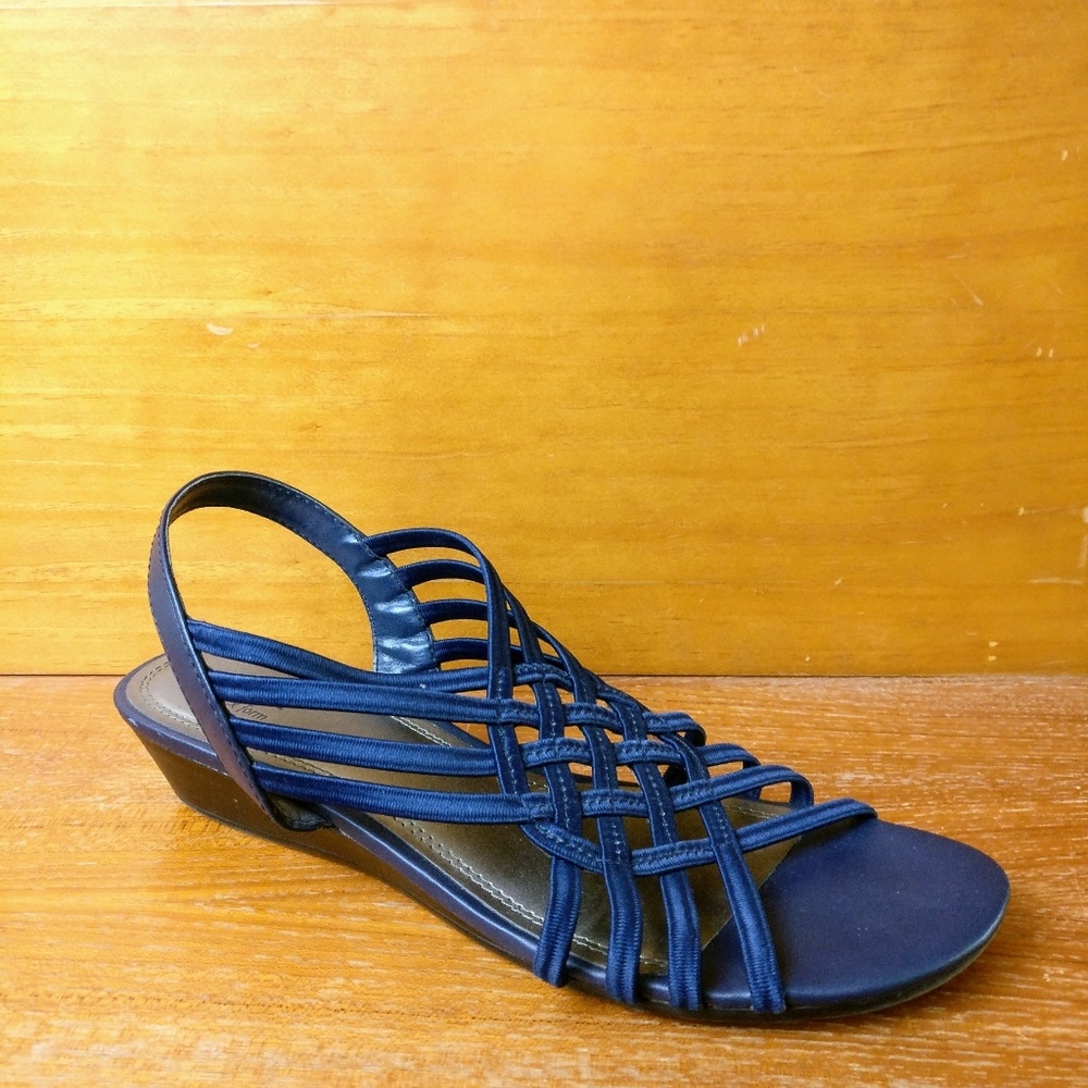 East 5th Flex Form | Navy Sandals